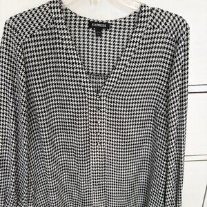 Classic Chic Houndstooth Print Blouse – Express Size L